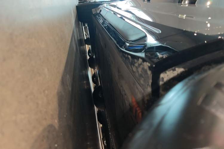 Used Nio EC6 2025 75 kWh Right Side Sill