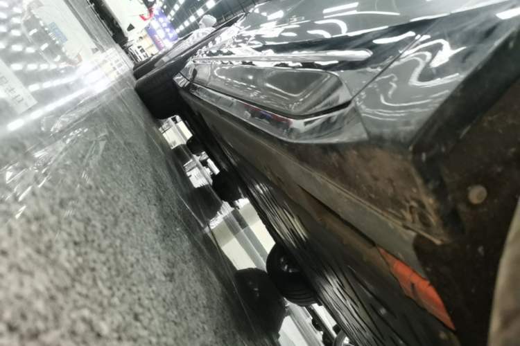 Used Nio EC6 2025 75 kWh Right Side Sill