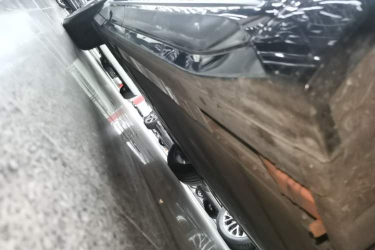 Used Nio EC6 2025 75 kWh Right Side Sill