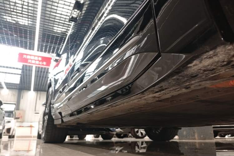 Used Nio EC6 2025 75 kWh Right Side Sill