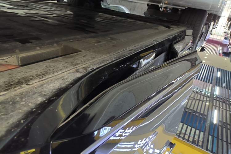 Used Nio EC6 2025 75 kWh Right Side Sill