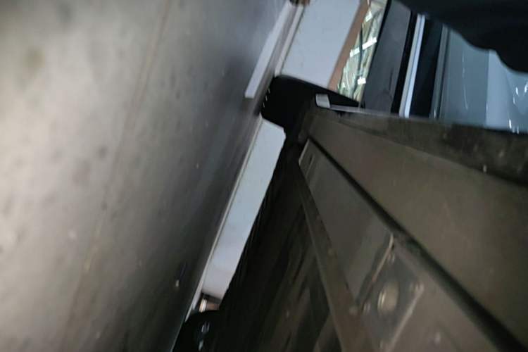 Used Nio EC6 2025 75 kWh Right Side Sill