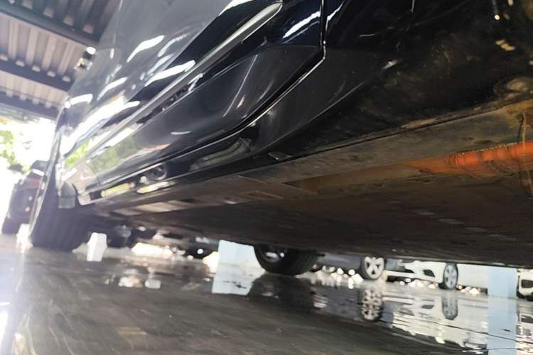 Used Nio EC6 2025 75 kWh Right Side Sill