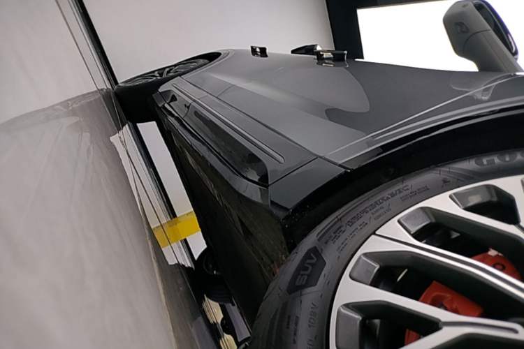 Used Nio EC6 2025 75 kWh Right Side Sill