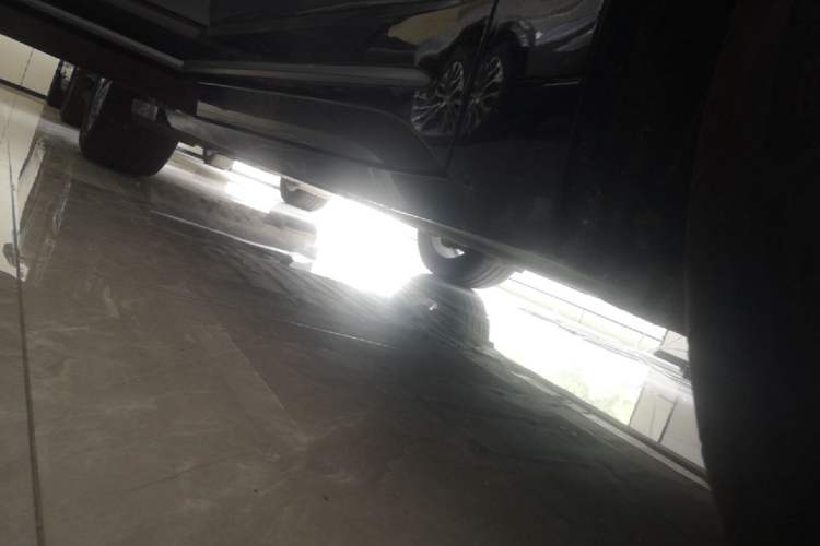 Used Nio EC6 2025 75 kWh Right Side Sill