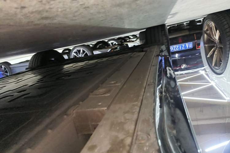Used Nio EC6 2025 75 kWh Right Side Sill