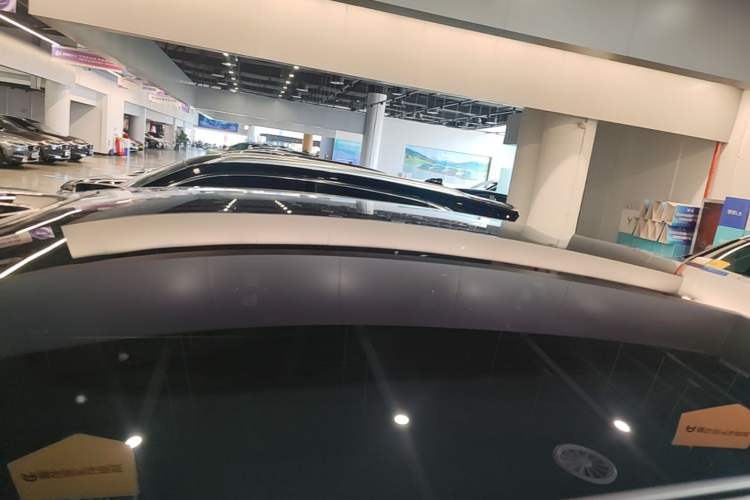 Used Nio EC6 2025 75 kWh Roof