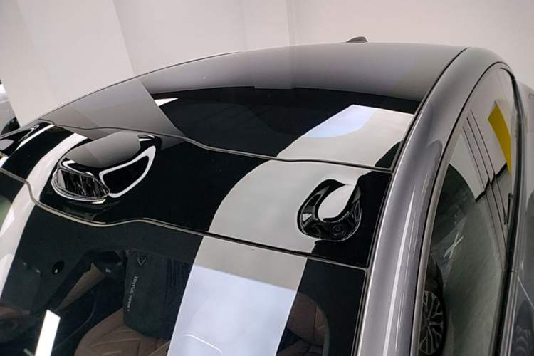 Used Nio EC6 2025 75 kWh Roof