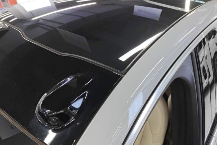 Used Nio EC6 2025 75 kWh Roof