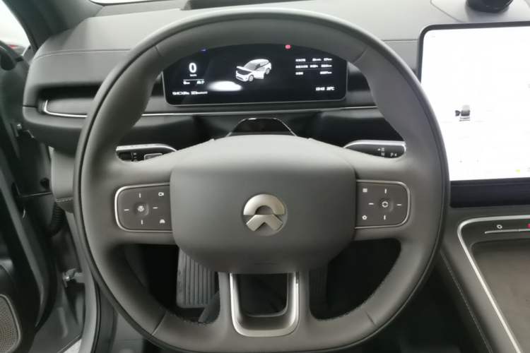 Used Nio EC6 2025 75 kWh Steering Wheel