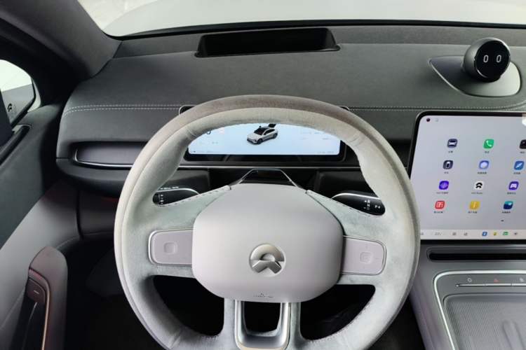 Used Nio EC6 2025 75 kWh Steering Wheel