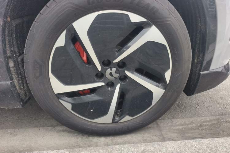 Used Nio EC6 2025 75 kWh Right Front Wheel Hub