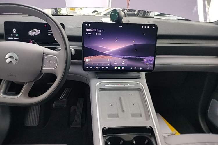 Used Nio EC6 2025 75 kWh Audio And AC Panel