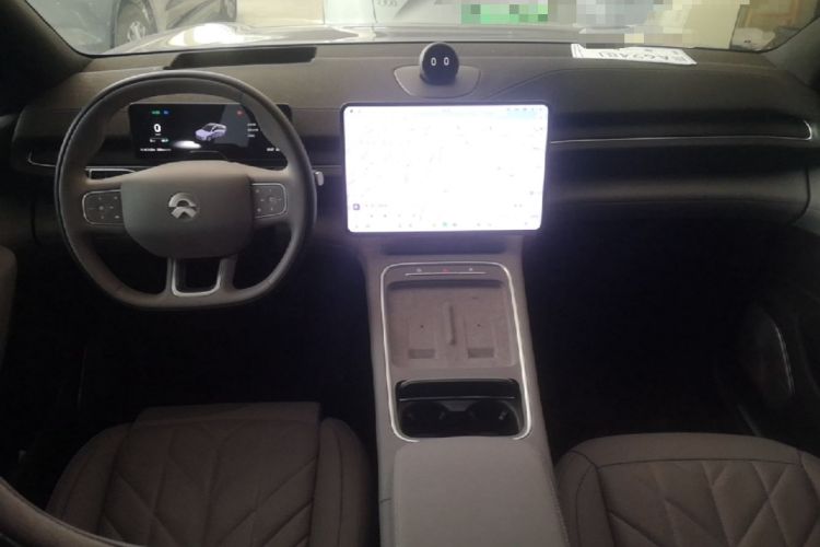 Used Nio EC6 2025 75 kWh Center Console
