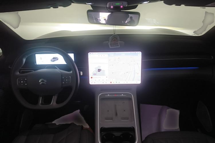 Used Nio EC6 2025 75 kWh Center Console