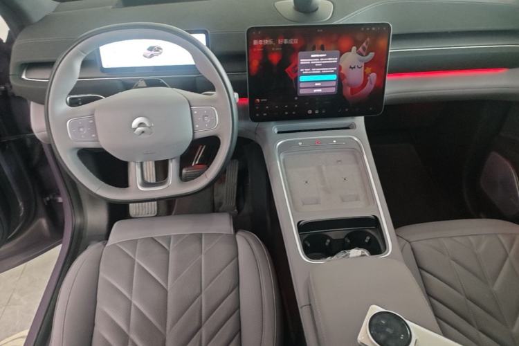 Used Nio EC6 2025 75 kWh Center Console