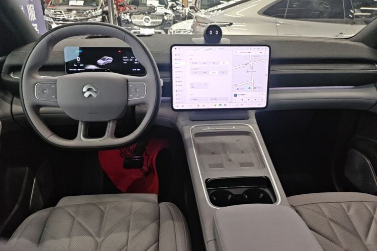 Used Nio EC6 2025 75 kWh Center Console