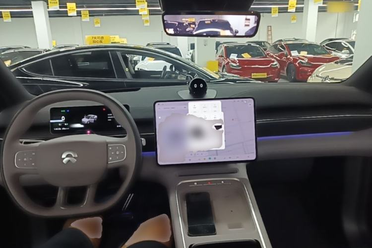Used Nio EC6 2025 75 kWh Center Console