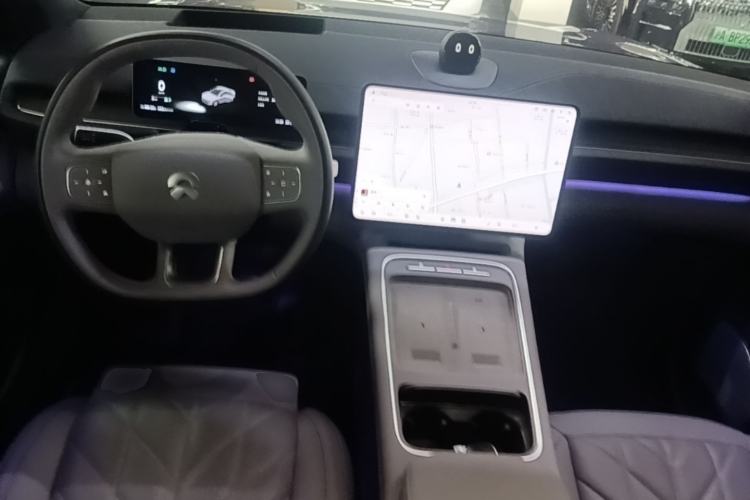 Used Nio EC6 2025 75 kWh Center Console
