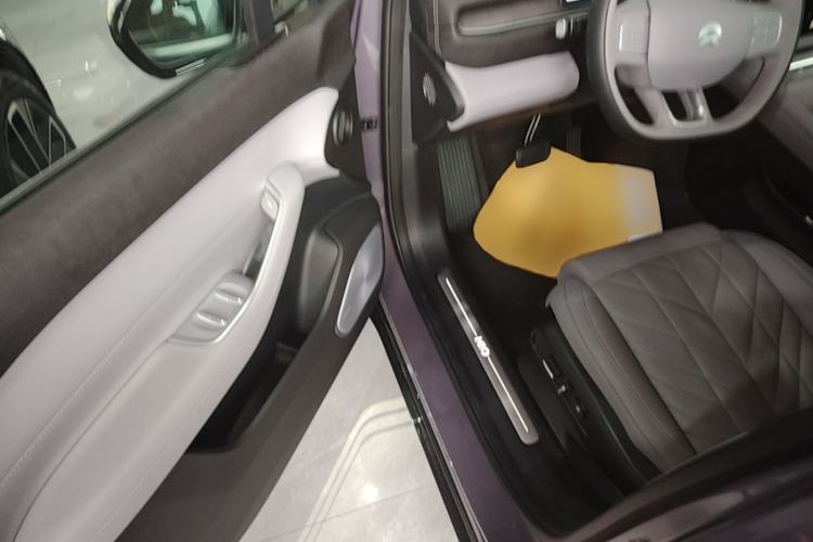 Used Nio EC6 2025 75 kWh Driver Seat