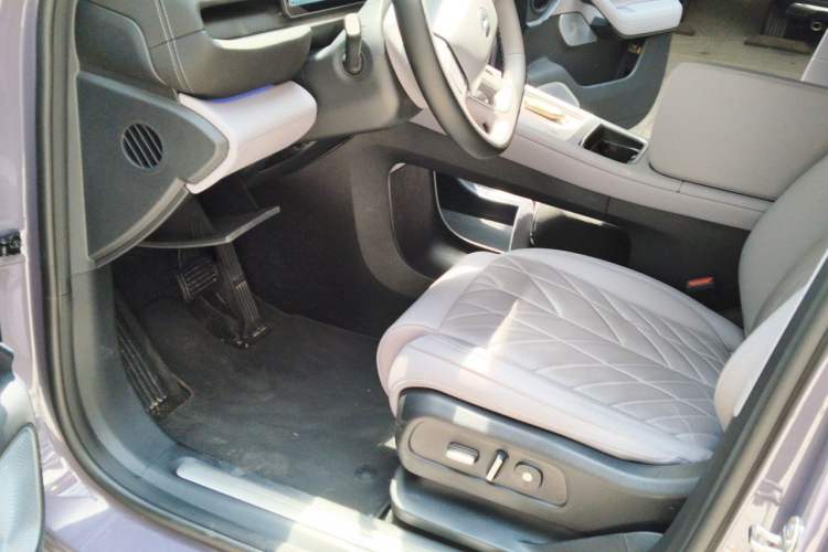 Used Nio EC6 2025 75 kWh Driver Seat