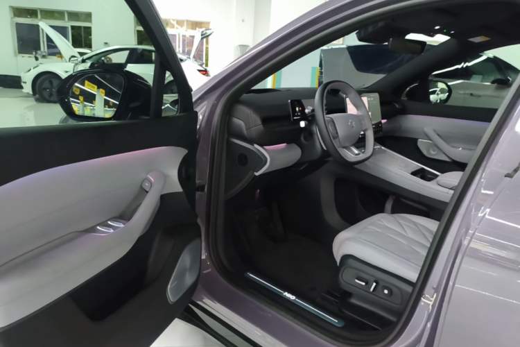 Used Nio EC6 2025 75 kWh Driver Seat