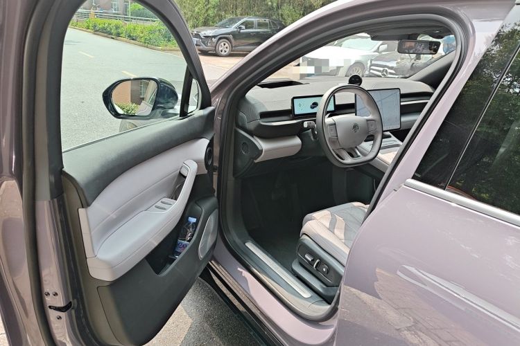 Used Nio EC6 2025 75 kWh Driver Seat