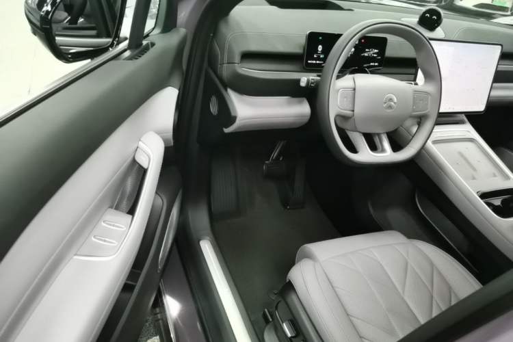 Used Nio EC6 2025 75 kWh Driver Seat