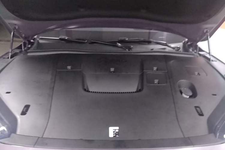 Used Nio EC6 2025 75 kWh Engine Bay