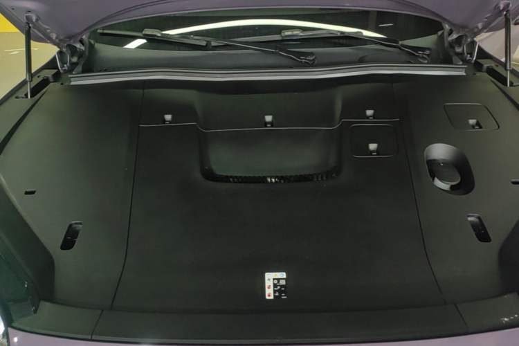 Used Nio EC6 2025 75 kWh Engine Bay