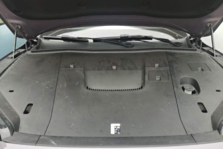 Used Nio EC6 2025 75 kWh Engine Bay