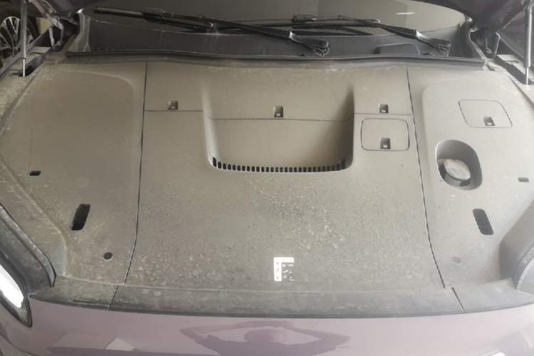 Used Nio EC6 2025 75 kWh Engine Bay