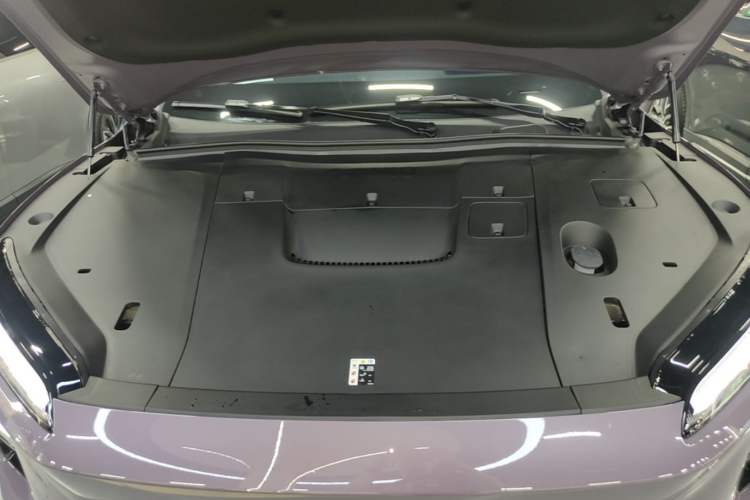 Used Nio EC6 2025 75 kWh Engine Bay