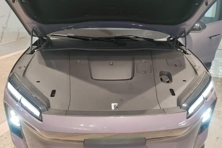 Used Nio EC6 2025 75 kWh Engine Bay