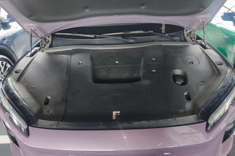 Used Nio EC6 2025 75 kWh Engine Bay