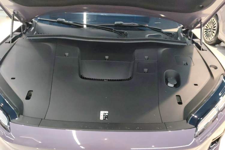 Used Nio EC6 2025 75 kWh Engine Bay