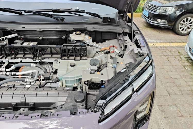 Used Nio EC6 2025 75 kWh Engine Bay Left