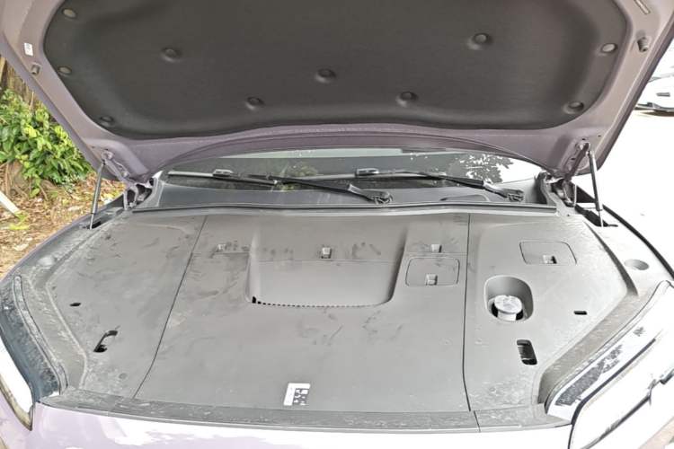Used Nio EC6 2025 75 kWh Engine Bay