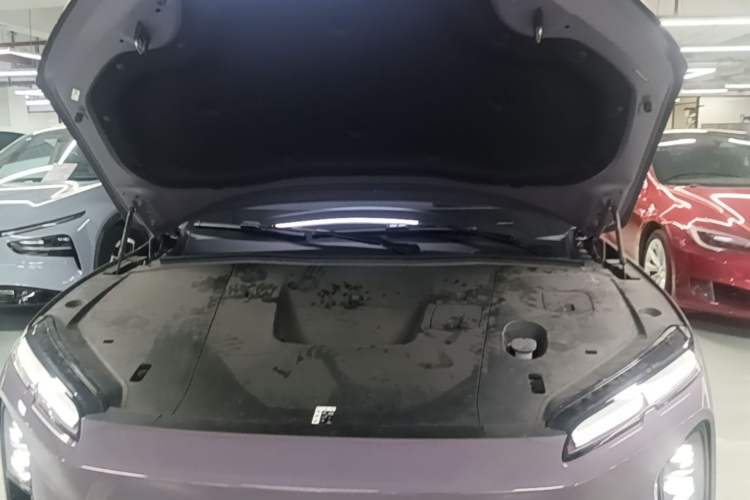 Used Nio EC6 2025 75 kWh Engine Bay
