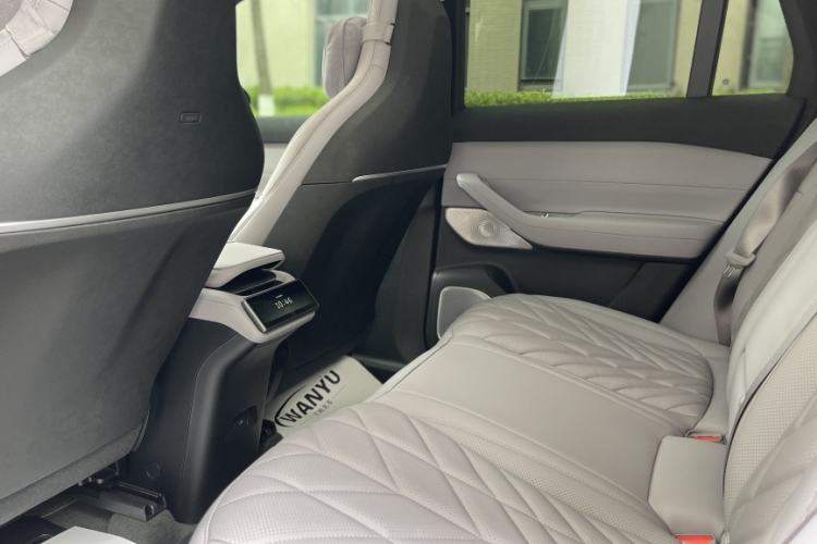 Used Nio EC6 2025 75 kWh Exterior 7