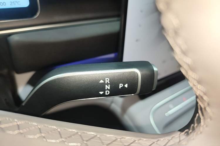 Used Nio EC6 2025 100 kWh Gear Lever