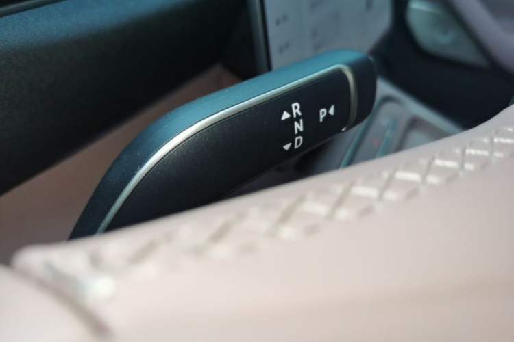 Used Nio EC6 2025 75 kWh Gear Lever