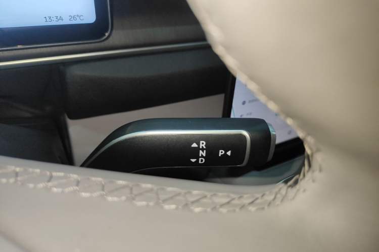 Used Nio EC6 2025 75 kWh Gear Lever