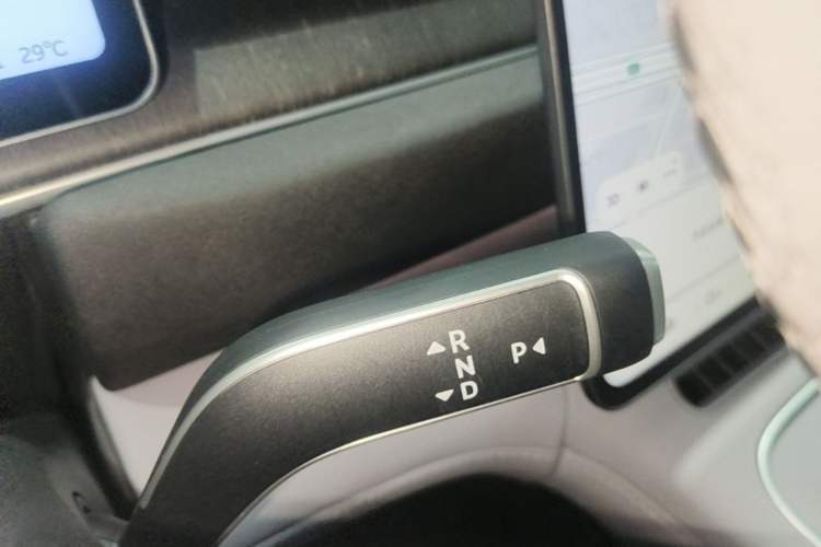 Used Nio EC6 2025 75 kWh Gear Lever