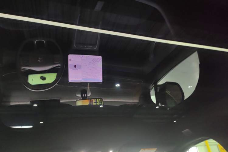 Used Nio EC6 2025 75 kWh Headliner