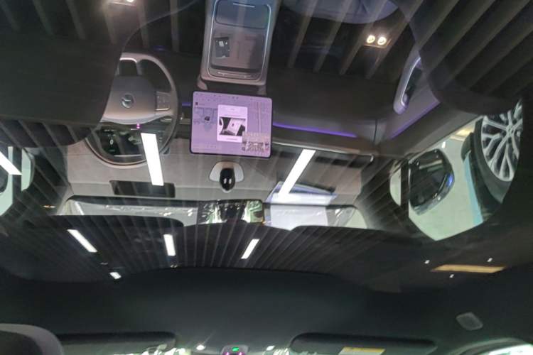 Used Nio EC6 2025 75 kWh Headliner