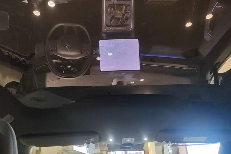 Used Nio EC6 2025 75 kWh Headliner