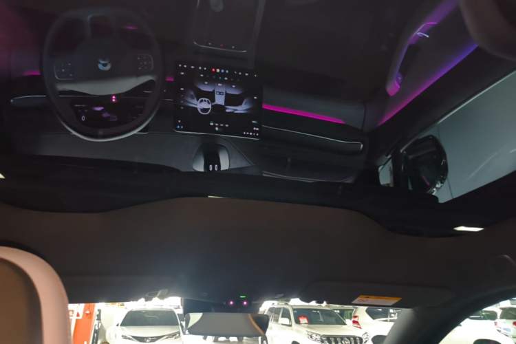 Used Nio EC6 2025 75 kWh Headliner