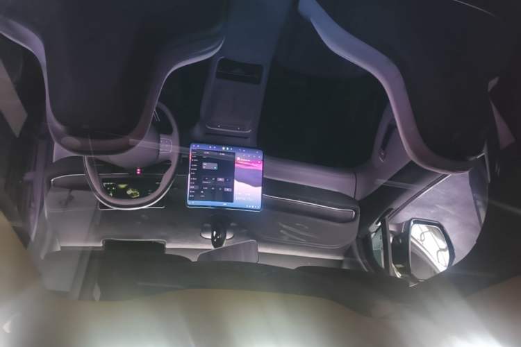 Used Nio EC6 2025 75 kWh Headliner