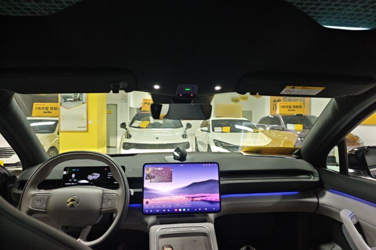 Used Nio EC6 2025 75 kWh Headliner